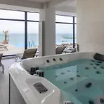 Soleil Anne Std In Infinity Pool &