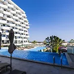 Soleil Anne Std In Infinity Pool &