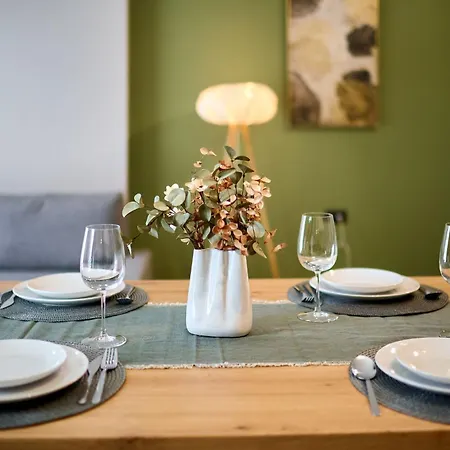 Soleil Anne Std - Infinity Pool & Mamaia