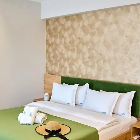 Soleil Anne Std - Infinity Pool & Mamaia