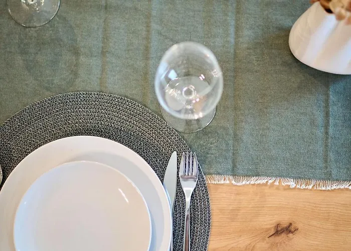 Soleil Anne Std In Infinity Pool &