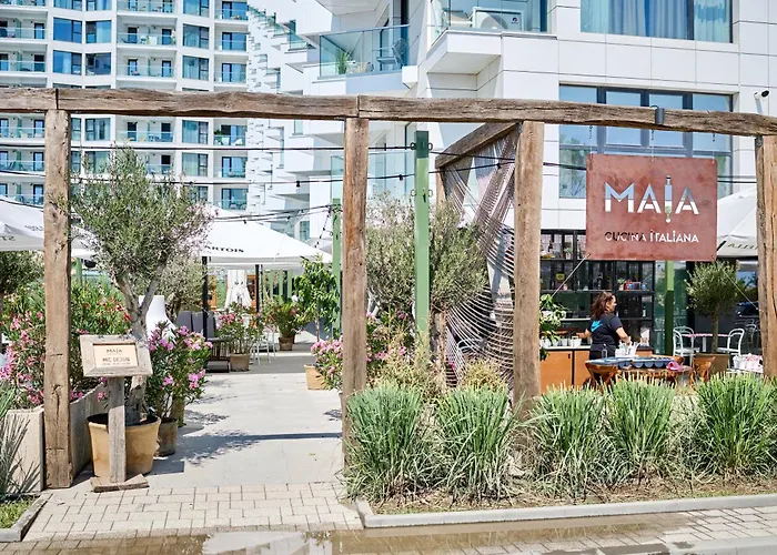 Soleil Anne Std In Infinity Pool &