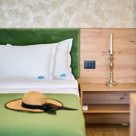 Soleil Anne Std - Infinity Pool & 마마이아