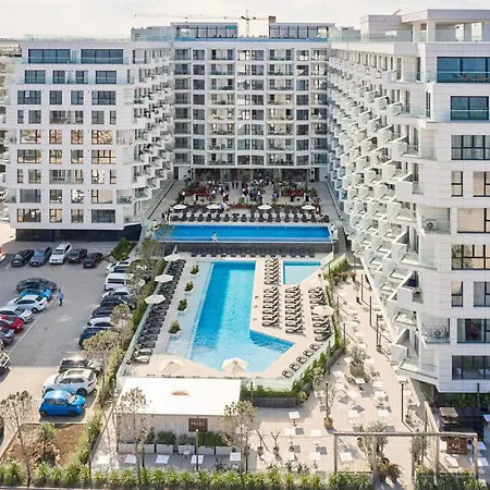 Soleil Anne Std In Infinity Pool & * Mamaia