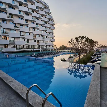 Soleil Anne Std In Infinity Pool & Apartamento *
