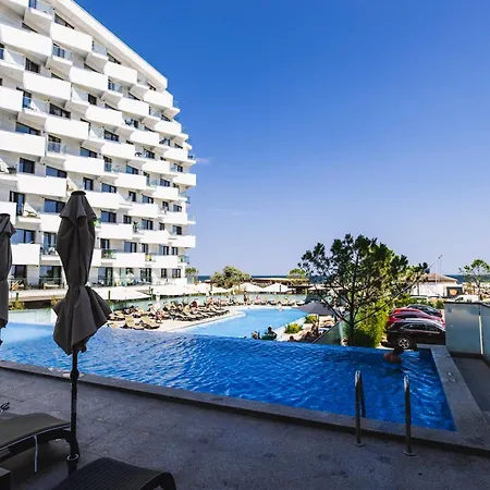 Soleil Anne Std In Infinity Pool &