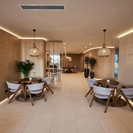 Soleil Anne Std In Infinity Pool & Apartamento Mamaia