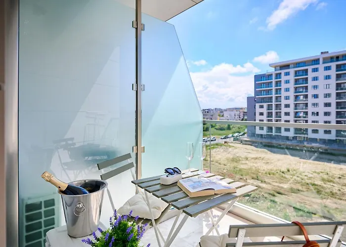 Soleil Anne Std In Infinity Pool &