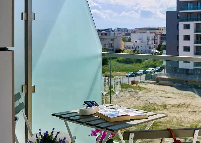 Soleil Anne Std - Infinity Pool & Mamaia