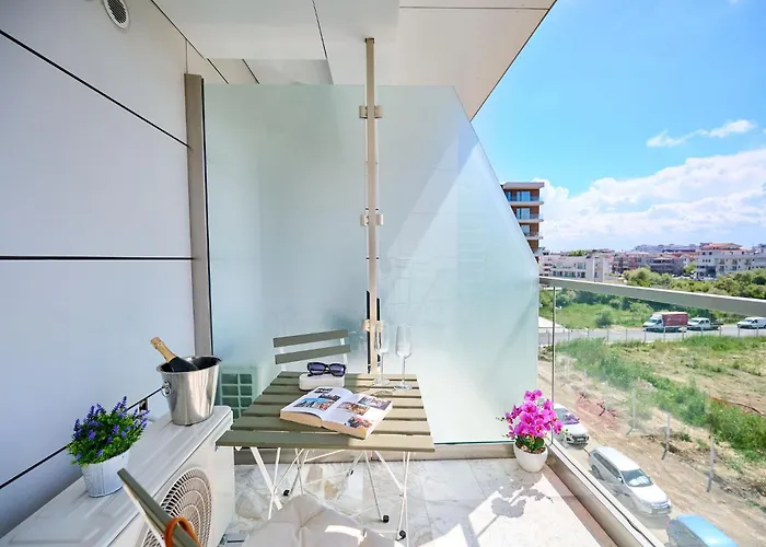 Soleil Anne Std - Infinity Pool &